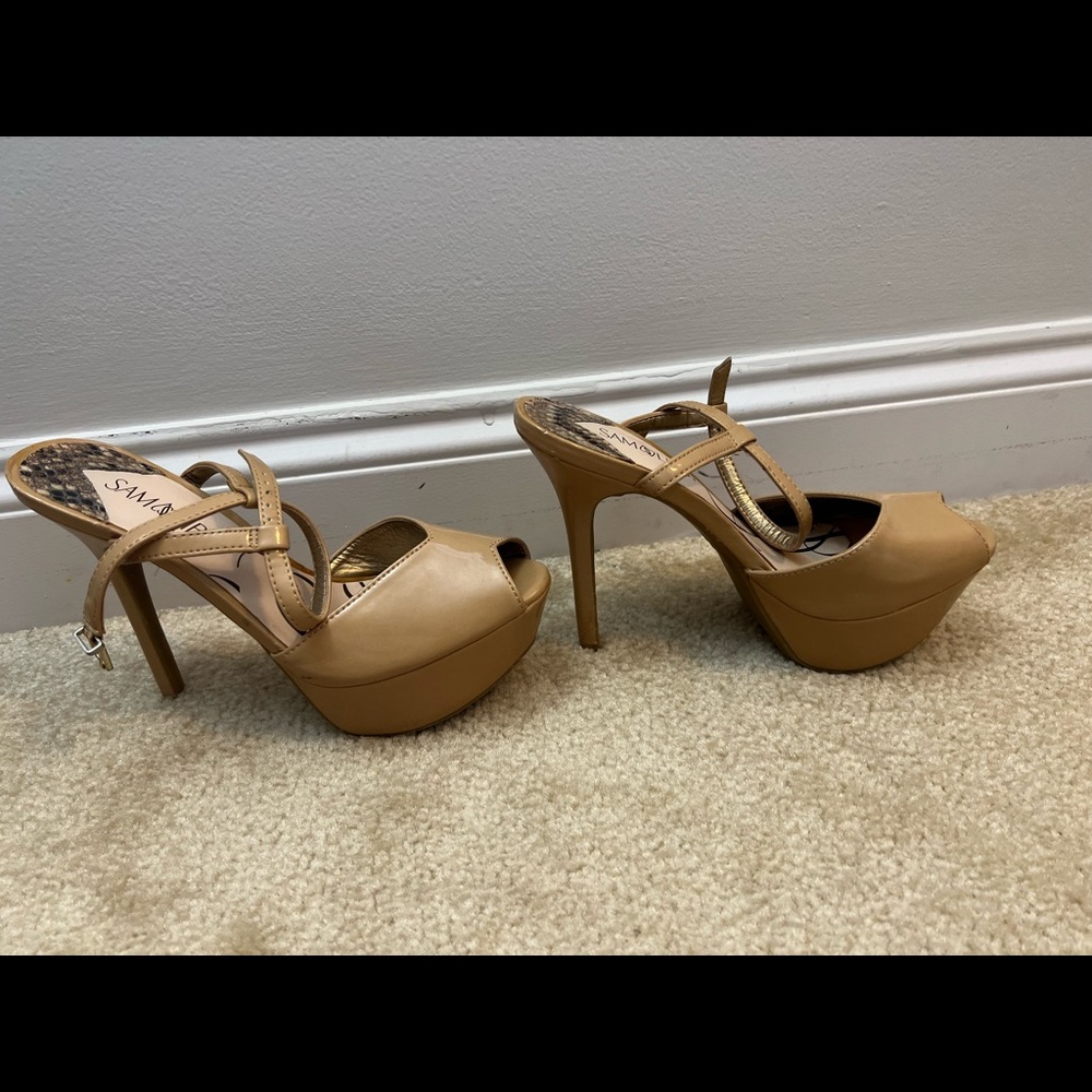Open Toe Heels - Picture 3 of 6